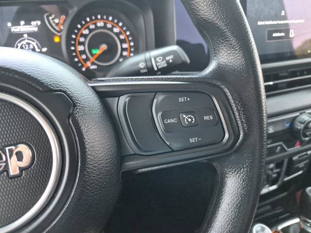 Used 2025 Jeep Gladiator Mojave AWD/4WD image 18