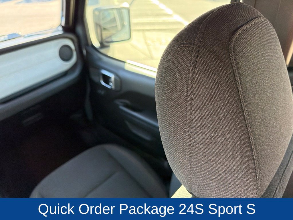 Used 2024 Jeep Wrangler Unlimited Sport AWD/4WD image 17