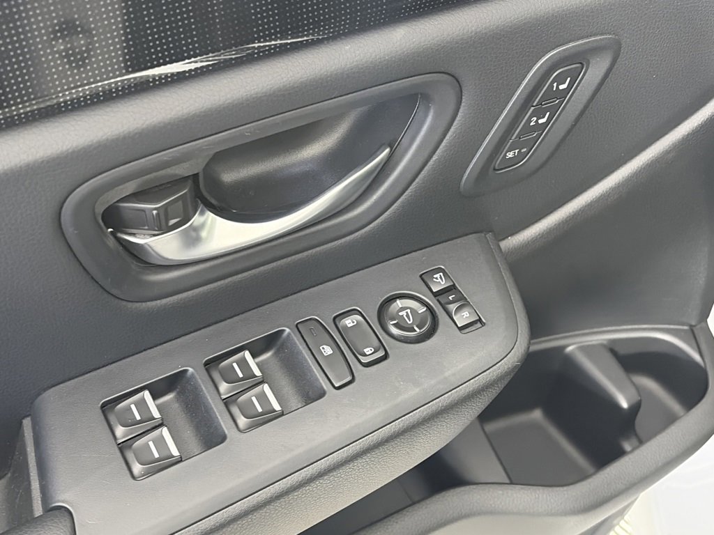 Used 2025 Honda Pilot Elite image 24