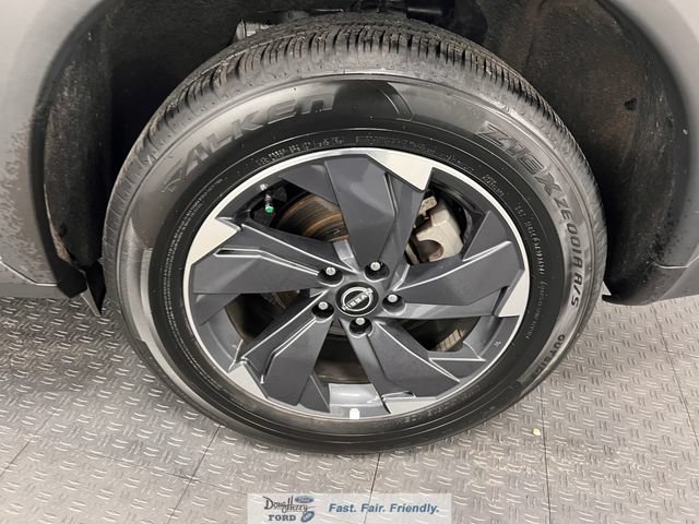 Used 2025 Nissan Rogue SV FWD image 21