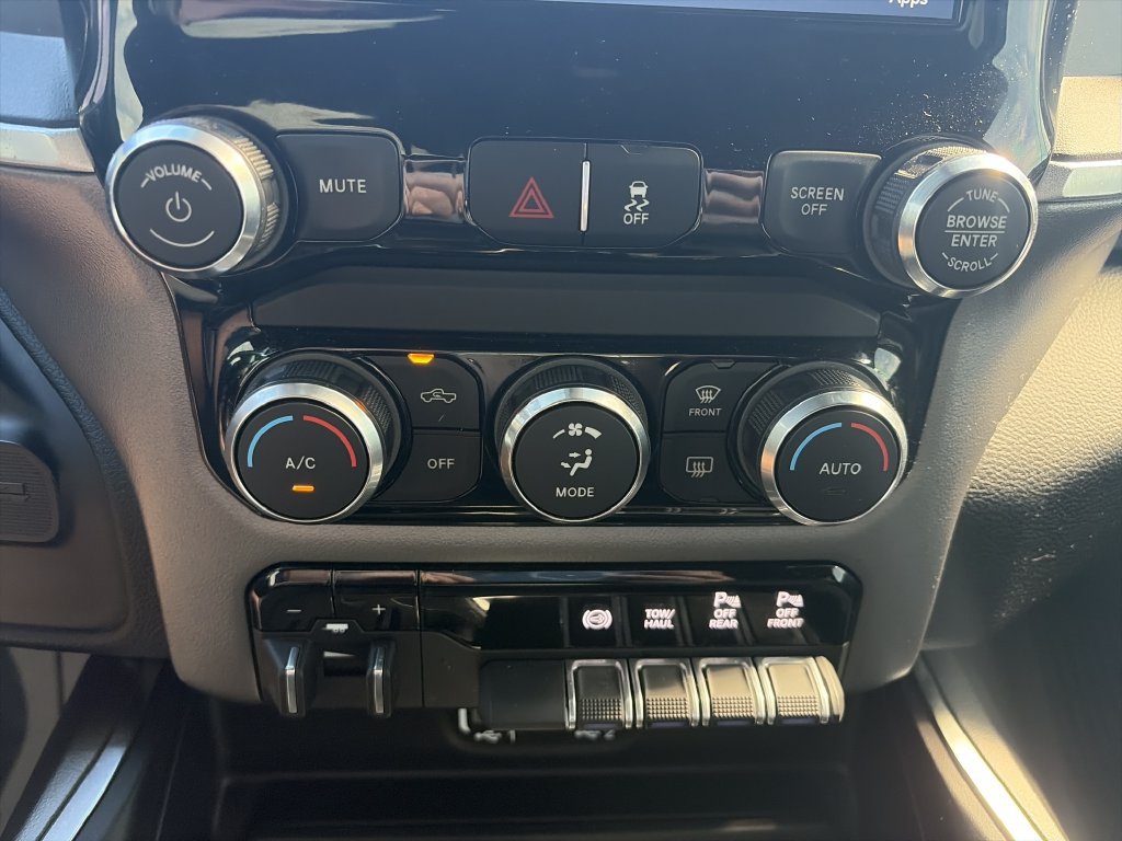 Used 2024 RAM 2500 Big Horn w/ Night Edition AWD/4WD image 24