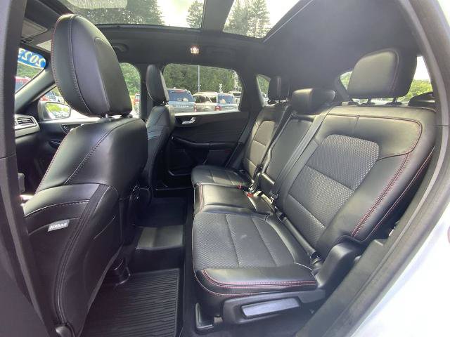 Certified 2023 Ford Escape ST-Line w/ Tech Pack #1 AWD/4WD image 31