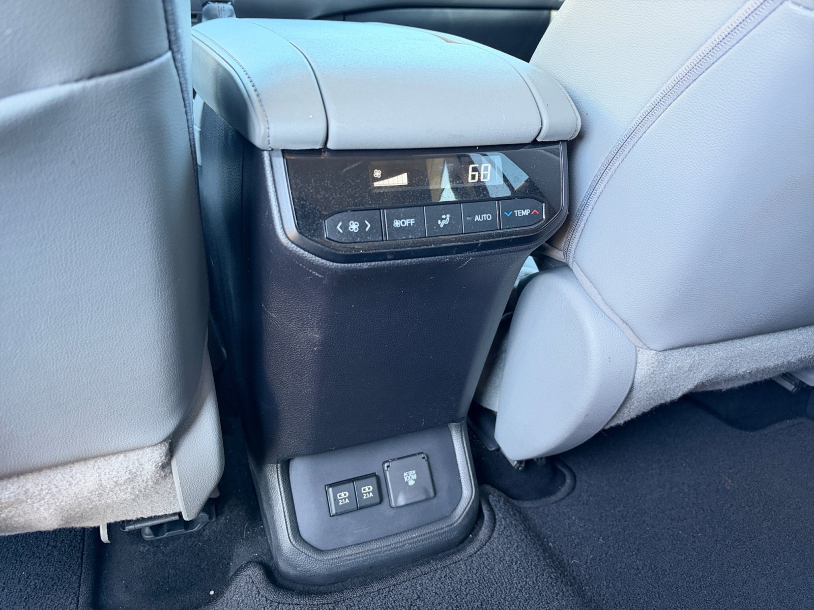 Used 2021 Toyota Highlander Limited FWD image 20