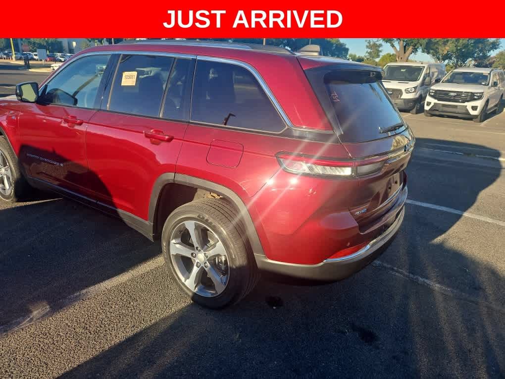 Used 2023 Jeep Grand Cherokee 4WD 4xe w/ Luxury Tech Group II image 5