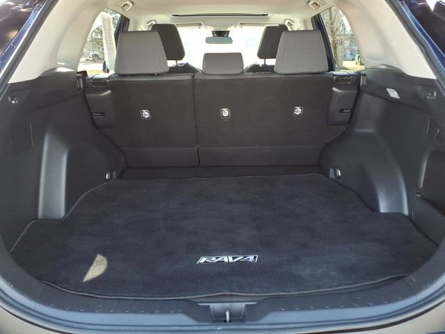 Used 2021 Toyota RAV4 XLE w/ Convenience Package AWD/4WD image 10