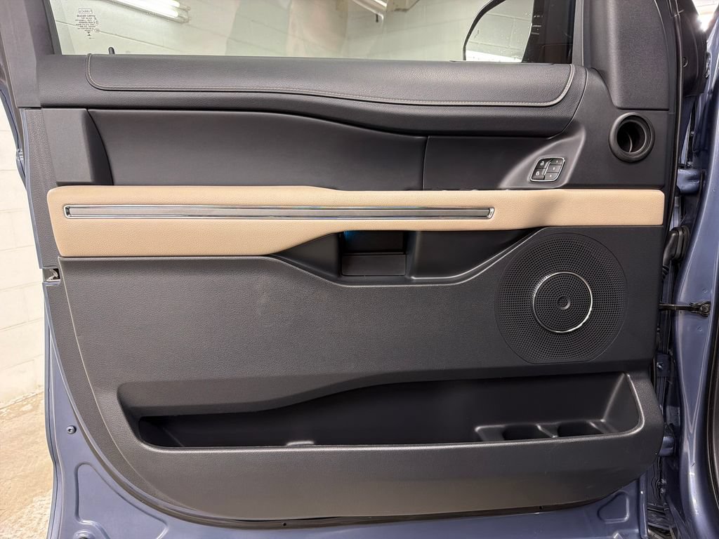 Certified 2023 Ford Expedition XLT RWD image 16
