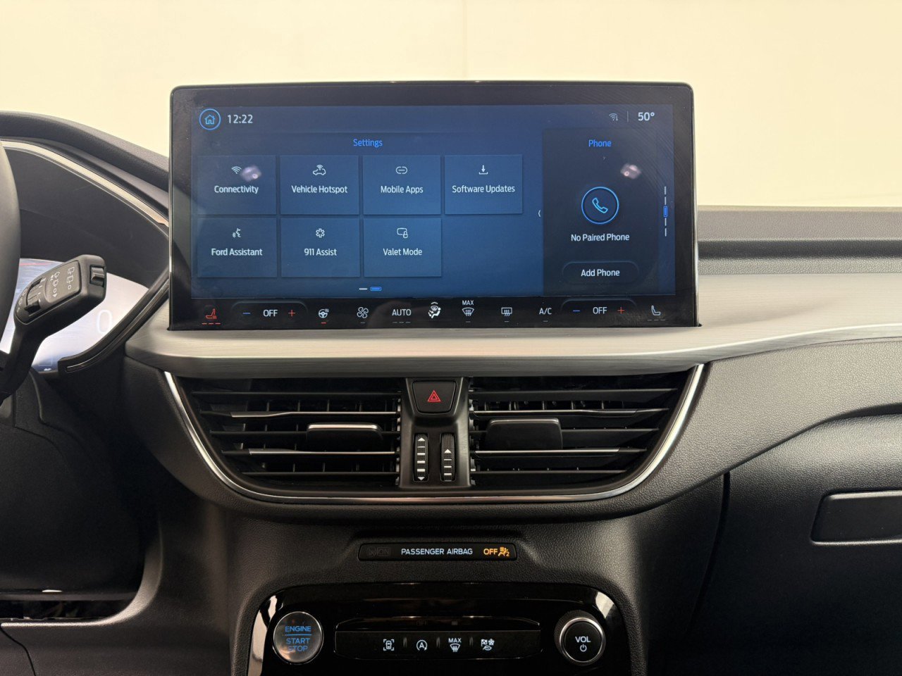 Certified 2025 Ford Escape Platinum AWD/4WD image 19