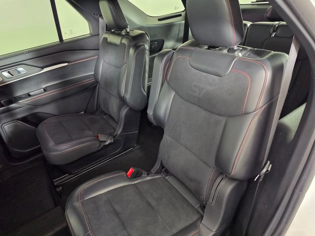 Certified 2025 Ford Explorer ST AWD/4WD image 18