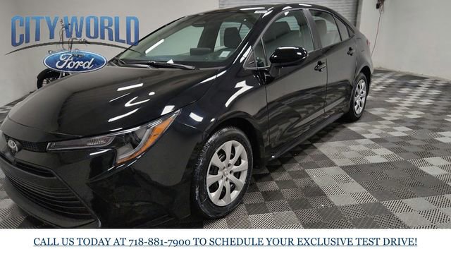 Used 2025 Toyota Corolla LE image 8
