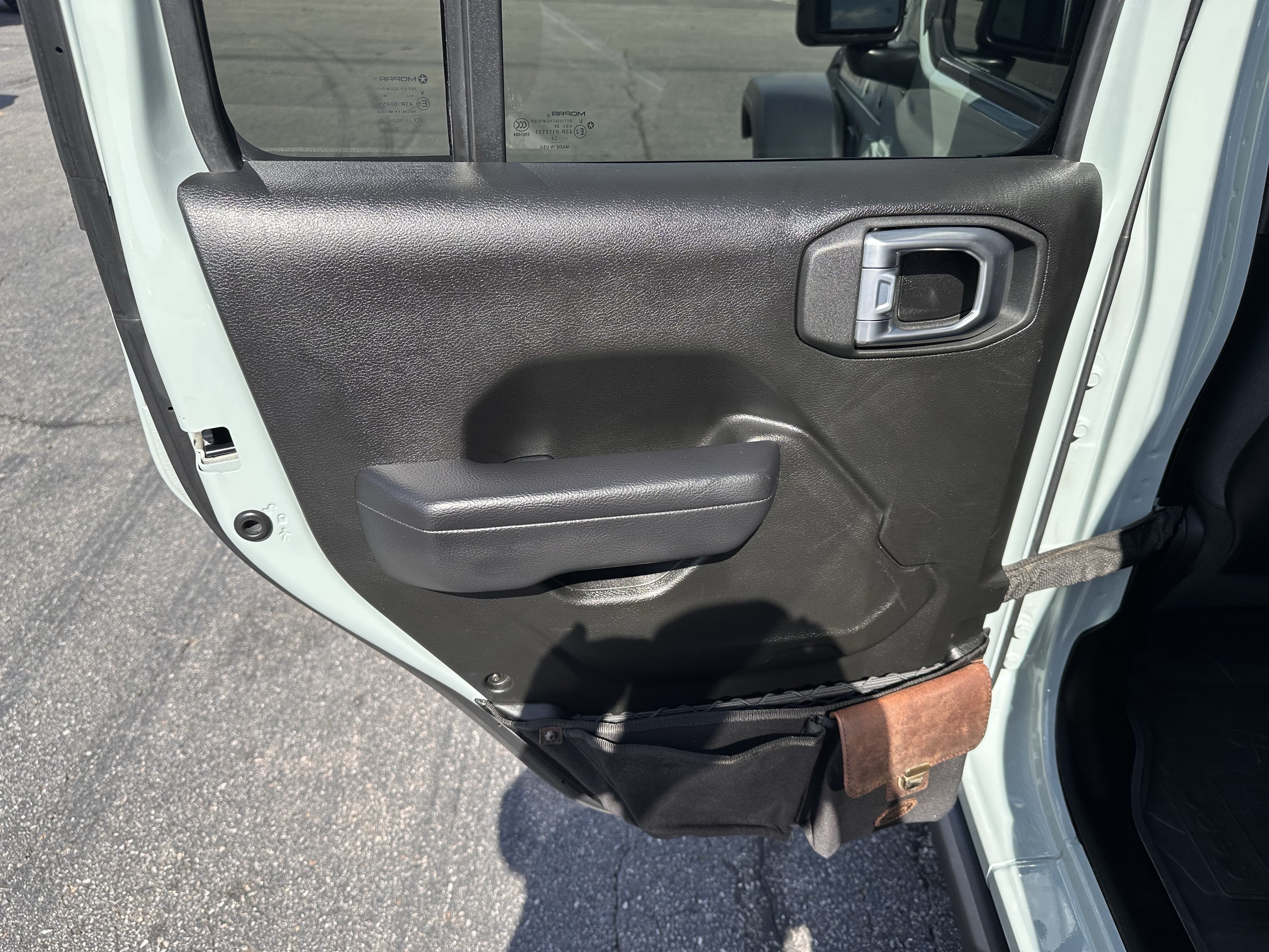 Used 2024 Jeep Wrangler Unlimited Rubicon w/ Convenience Group AWD/4WD image 11