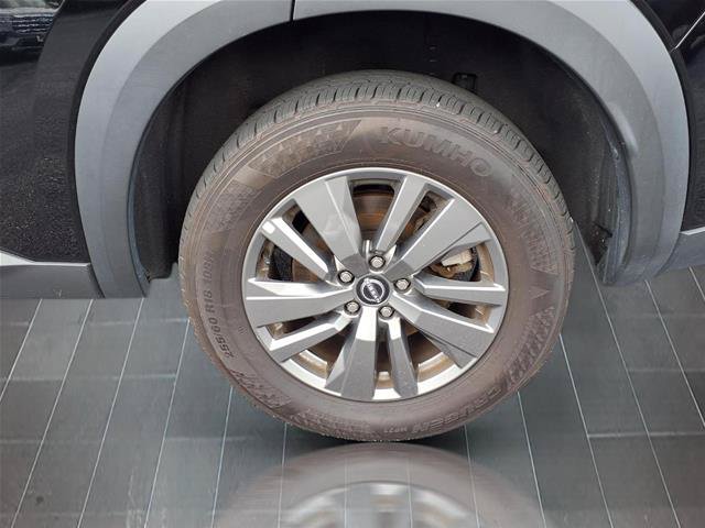 Used 2025 Nissan Pathfinder SV AWD/4WD image 16