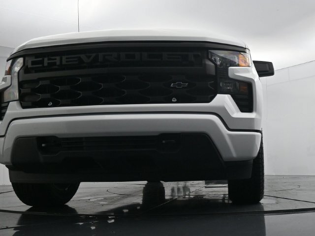 Used 2025 Chevrolet Silverado 1500 Custom w/ Turbomax Blackout Package AWD/4WD image 32