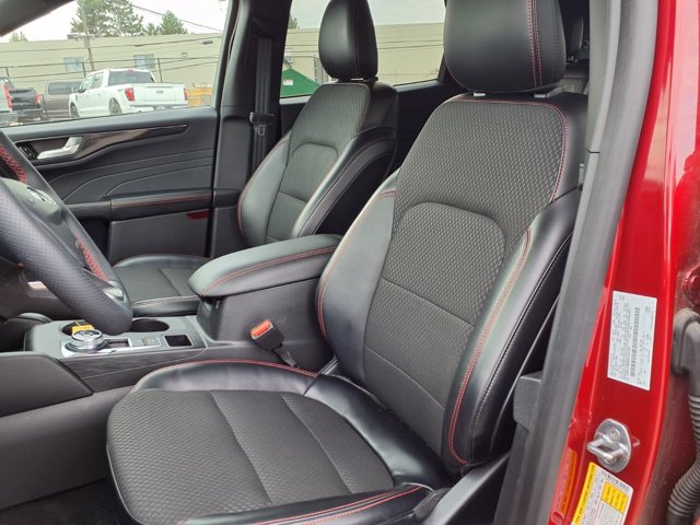 Certified 2024 Ford Escape ST-Line w/ Tech Pack #1 AWD/4WD image 3