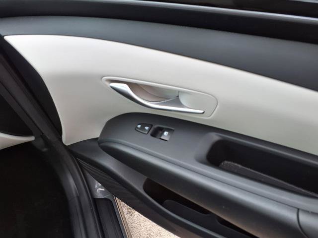 Used 2024 Hyundai Tucson SE FWD image 24