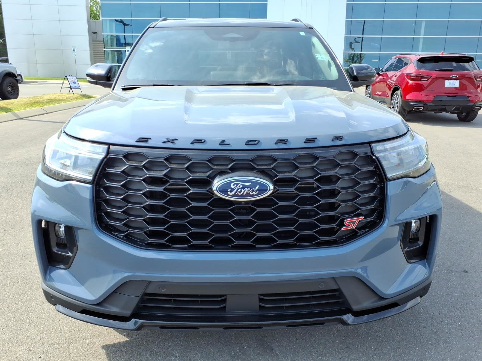 Certified 2025 Ford Explorer ST AWD/4WD image 8