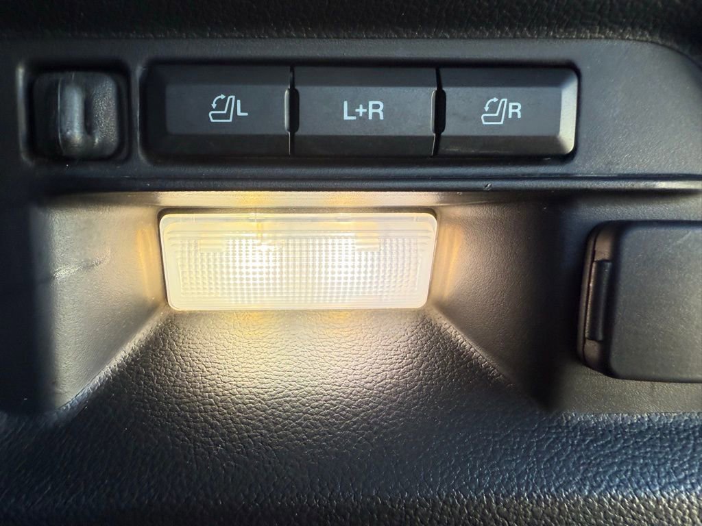 Certified 2022 Ford Explorer Platinum w/ Equipment Group 601A image 11