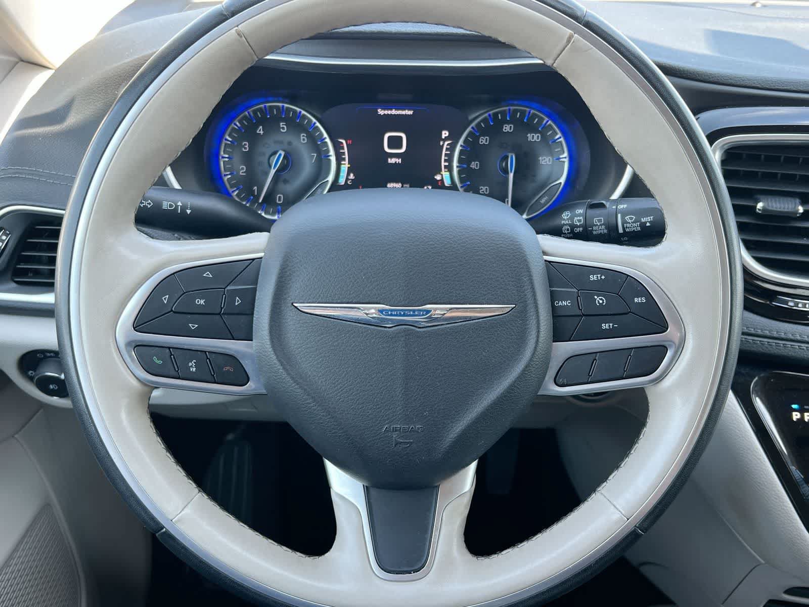 Used 2020 Chrysler Pacifica Limited FWD image 22
