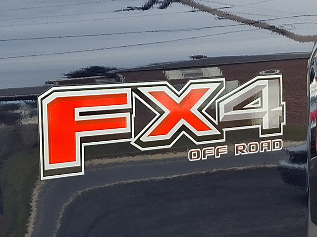 Certified 2024 Ford F250 Lariat w/ Lariat Ultimate Package image 33