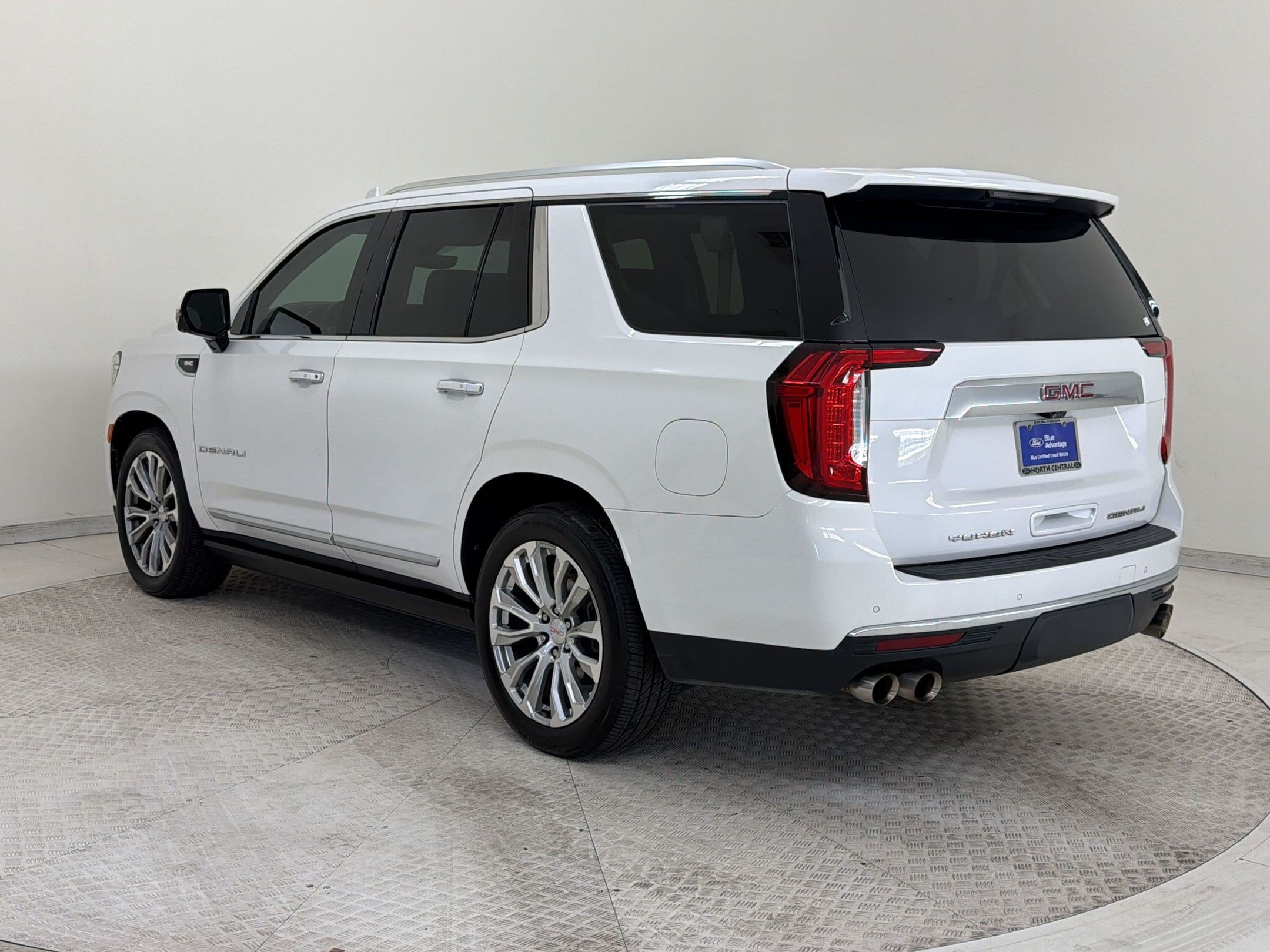 Used 2021 GMC Yukon Denali w/ Denali Ultimate Package RWD image 3