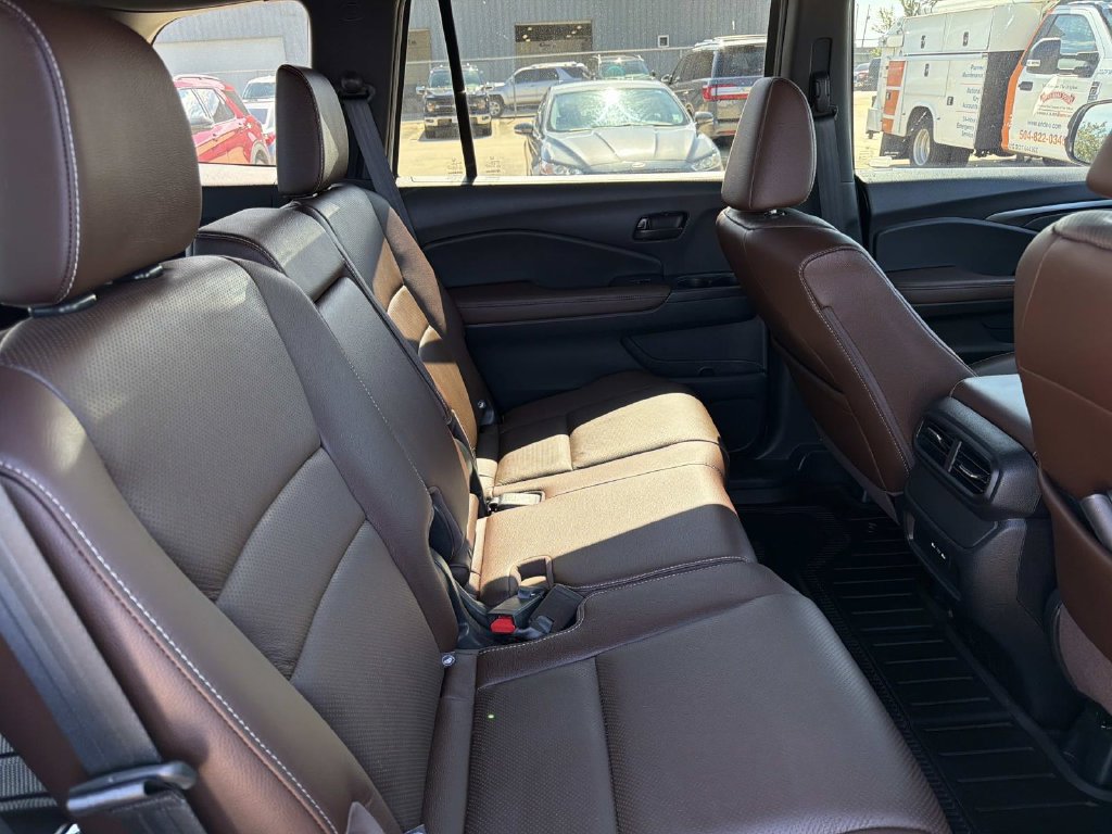 Used 2024 Honda Passport EX-L image 11
