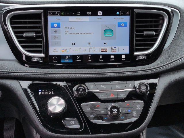 Used 2026 Chrysler Pacifica Limited FWD image 22