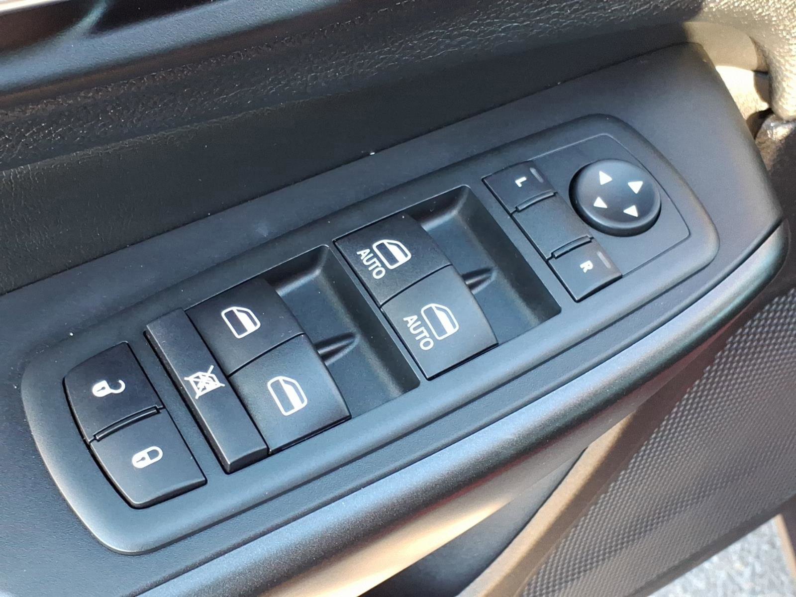 Used 2020 Jeep Cherokee Trailhawk w/ Comfort/Convenience Group image 12