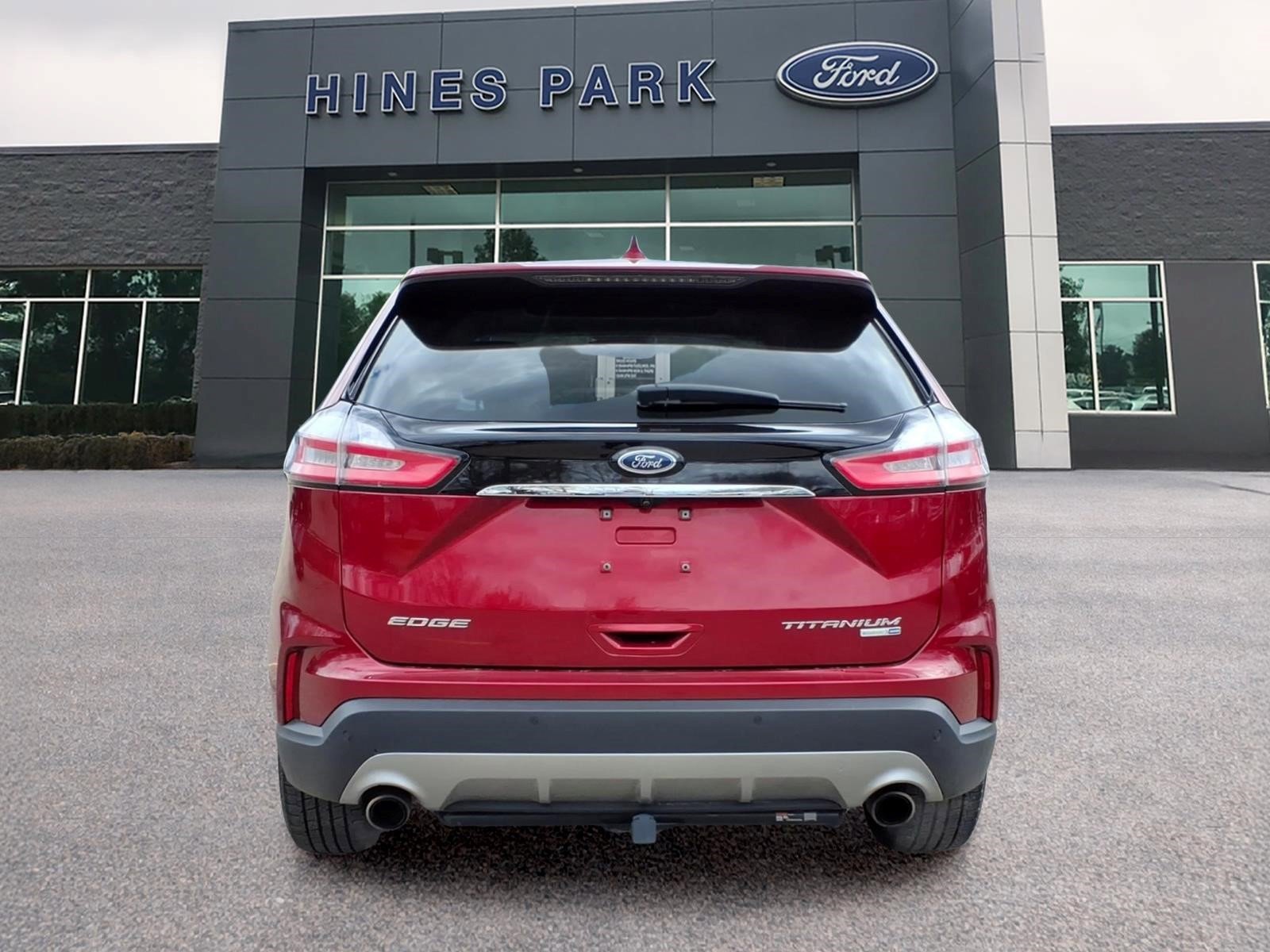 Certified 2019 Ford Edge Titanium w/ Cold Weather Package AWD/4WD image 6