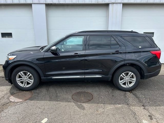 Certified 2023 Ford Explorer XLT AWD/4WD image 3