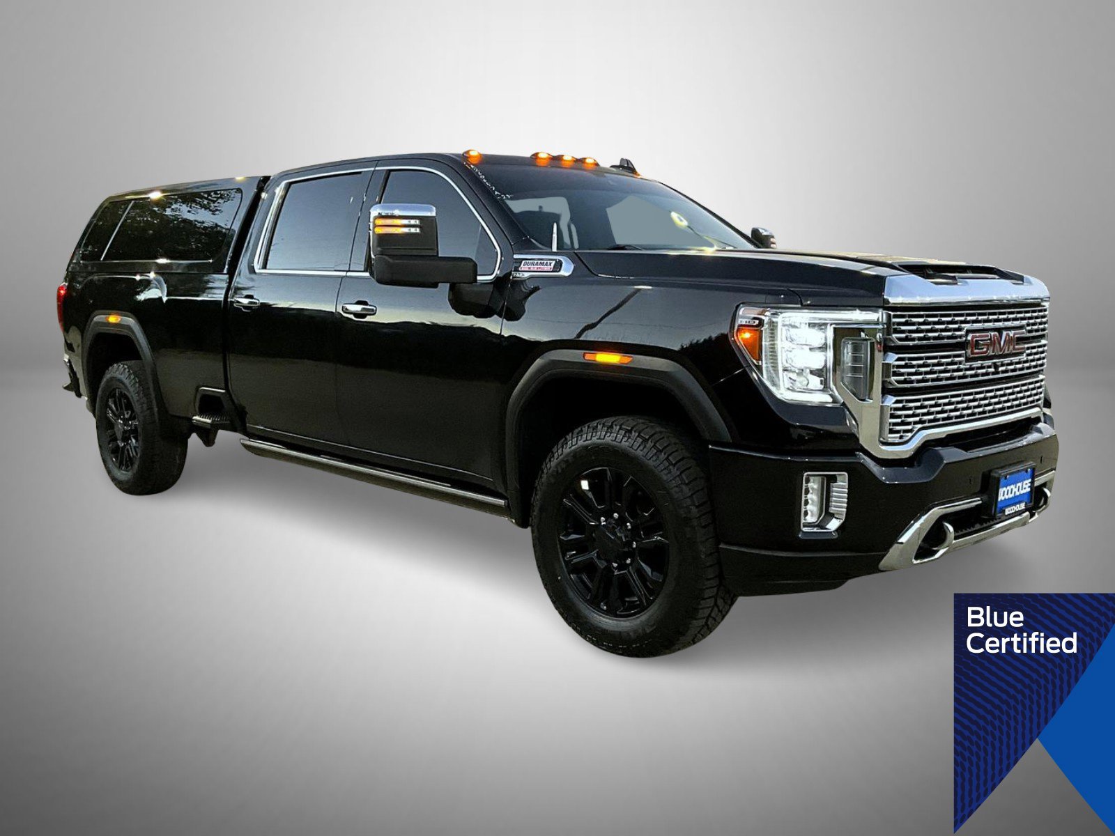 Used 2023 GMC Sierra 2500 Denali w/ Denali Black Diamond Edition AWD/4WD image 3