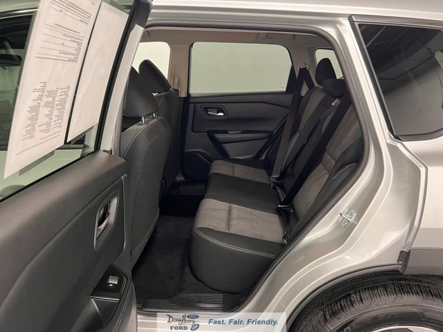 Used 2025 Nissan Rogue SV FWD image 30