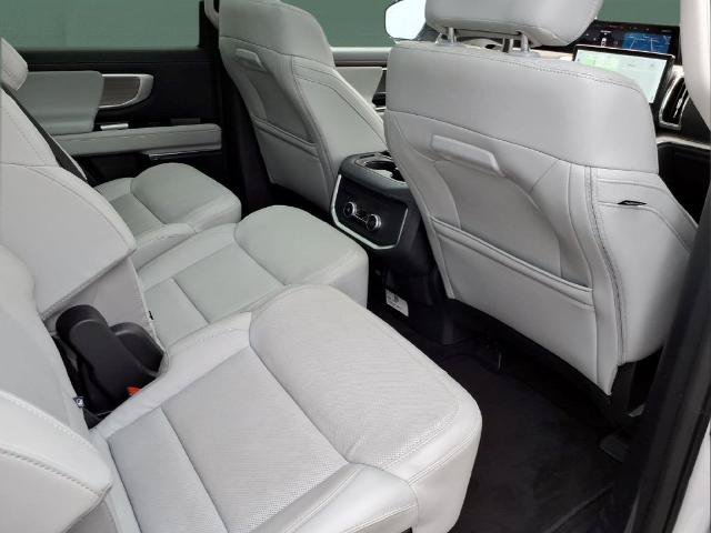 Certified 2025 Ford Expedition Max Platinum AWD/4WD image 15