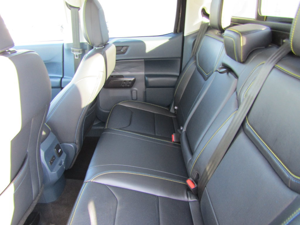 Certified 2025 Ford Maverick Lobo AWD/4WD image 18