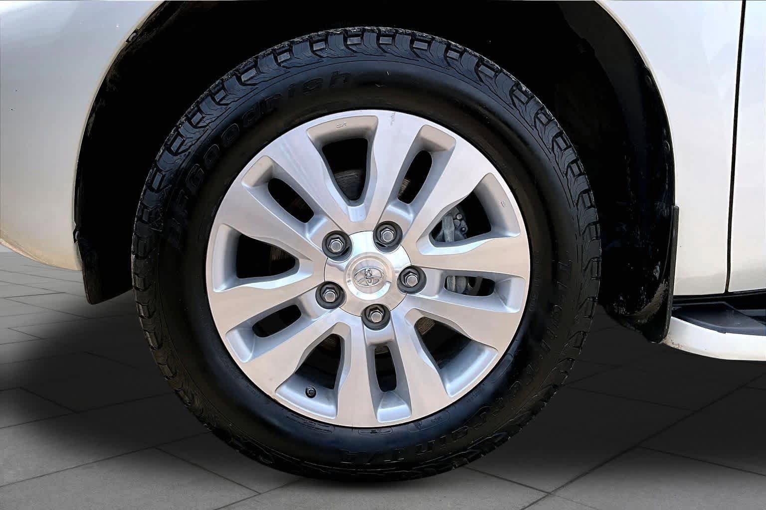 Used 2019 Toyota Sequoia Platinum RWD image 13