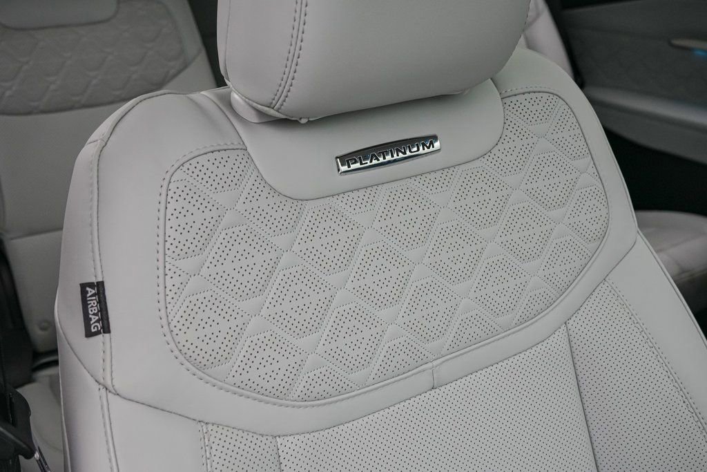 Certified 2025 Ford Explorer Platinum w/ Ultimate Package image 28