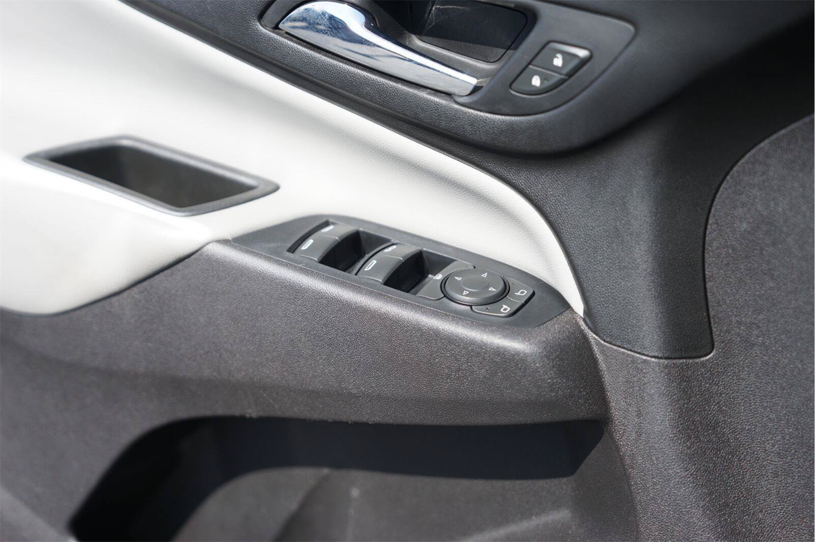 Used 2019 Chevrolet Equinox LS FWD image 29