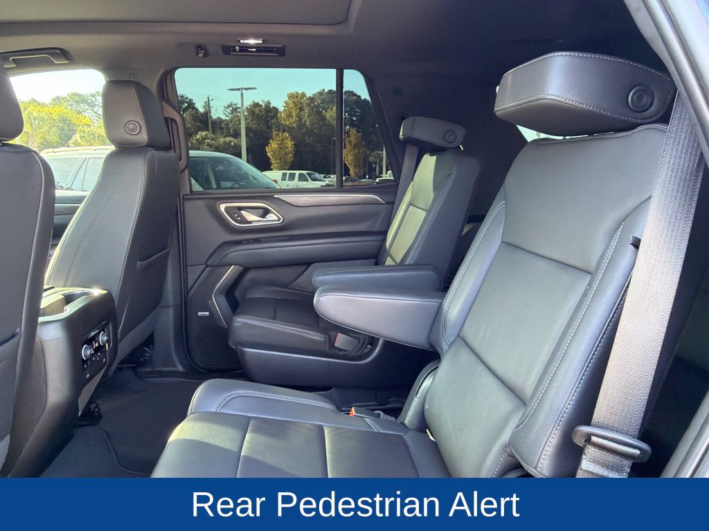 Used 2022 Chevrolet Tahoe Z71 w/ Luxury Package AWD/4WD image 15