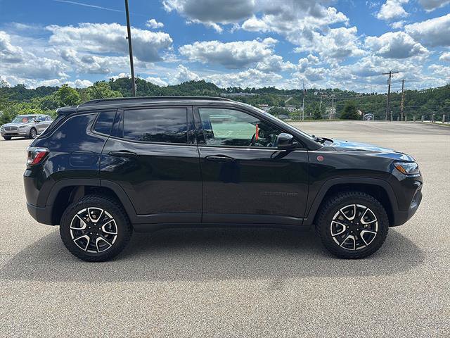 Used 2024 Jeep Compass Trailhawk AWD/4WD image 5