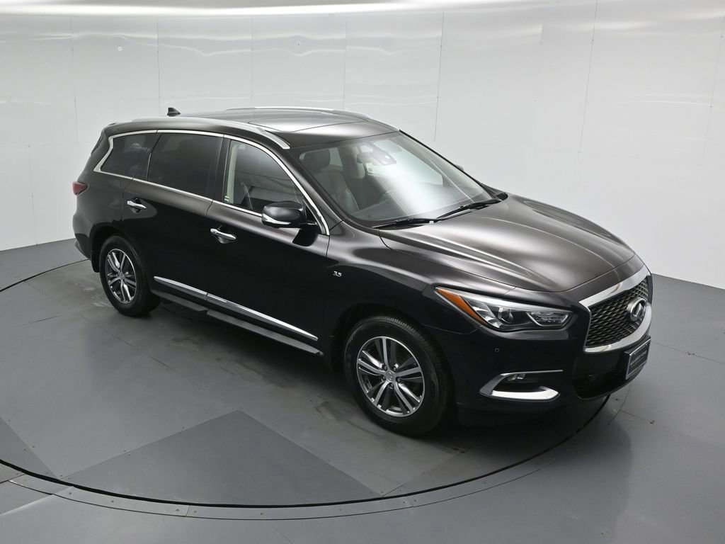 Used 2019 INFINITI QX60 Luxe w/ Essential Package image 3
