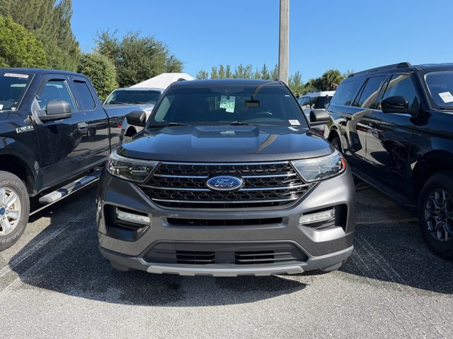 Certified 2020 Ford Explorer XLT w/ Equipment Group 202A RWD image 3