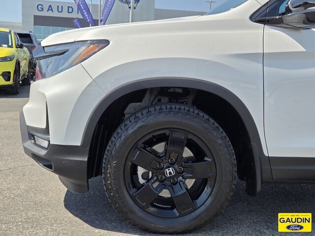 Used 2025 Honda Ridgeline Black Edition image 10