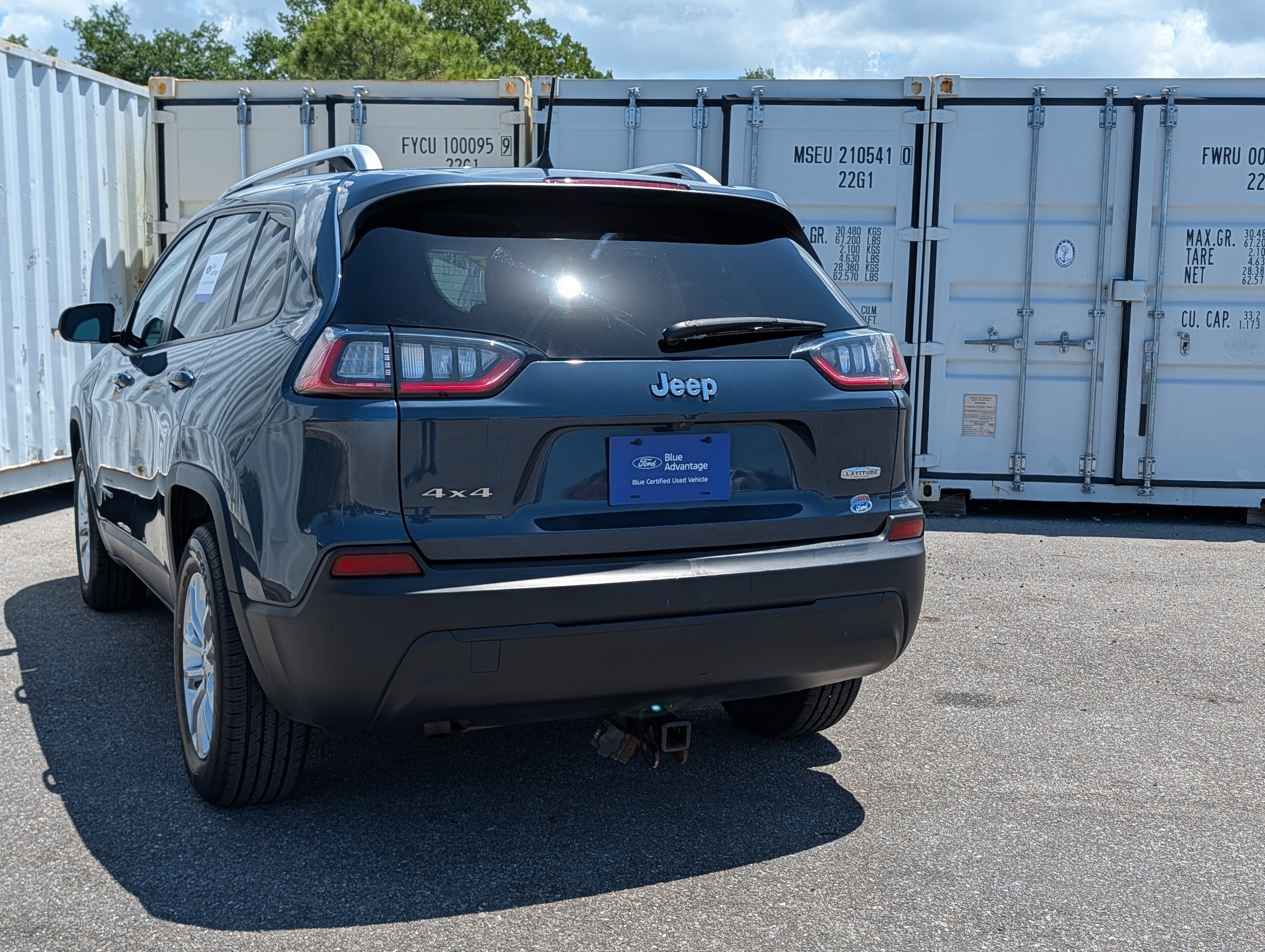 Used 2020 Jeep Cherokee Latitude w/ Cold Weather Group AWD/4WD image 2