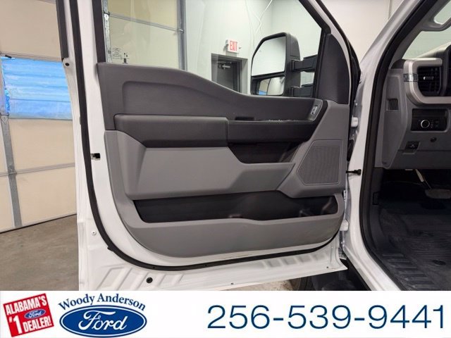 Certified 2025 Ford F550 4x4 Crew Cab Super Duty image 19
