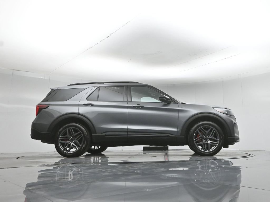 Certified 2025 Ford Explorer ST-Line w/ ST-Line Street Pack AWD/4WD image 49