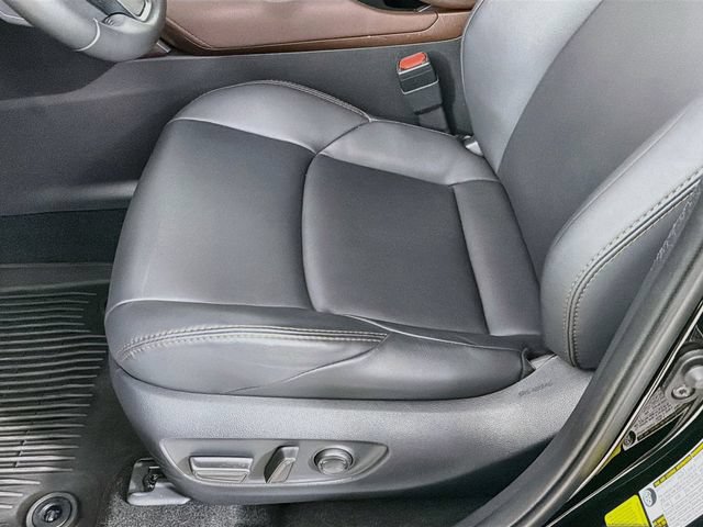 Used 2024 Toyota Venza XLE AWD/4WD image 21