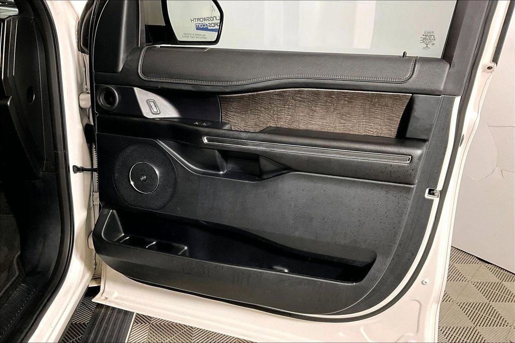 Certified 2018 Ford Expedition Limited w/ Driver Assistance Package RWD image 19