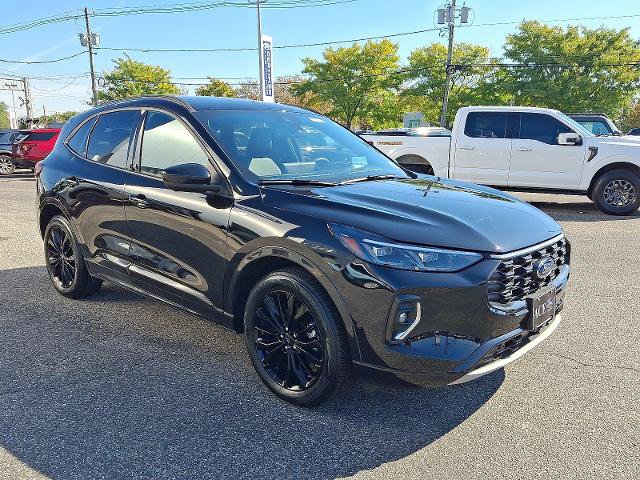 Certified 2023 Ford Escape ST-Line Elite w/ Premium Technology Package AWD/4WD image 3
