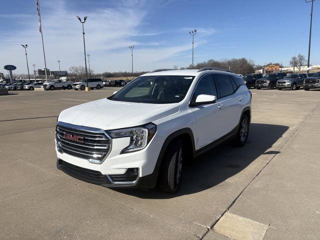Used 2023 GMC Terrain SLT image 4