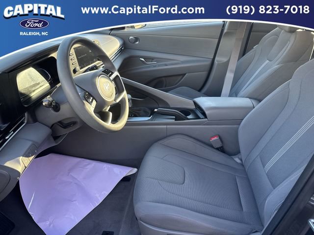 Used 2024 Hyundai Elantra SE image 17