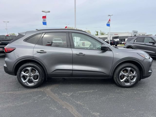 Certified 2025 Ford Escape ST-Line AWD/4WD image 10
