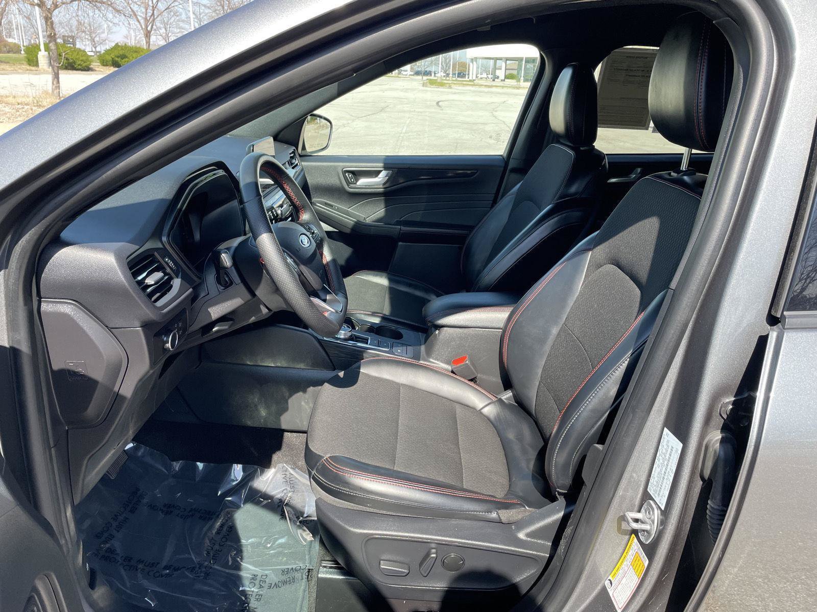 Certified 2025 Ford Escape ST-Line FWD image 17